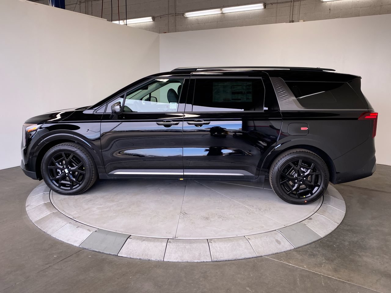 New 2027 Kia Carnival Hybrid SX Prestige Van Passenger Van