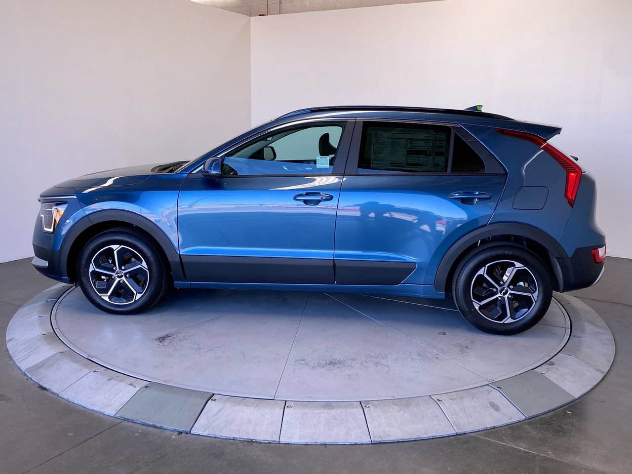 New 2026 Kia Niro EX SUV