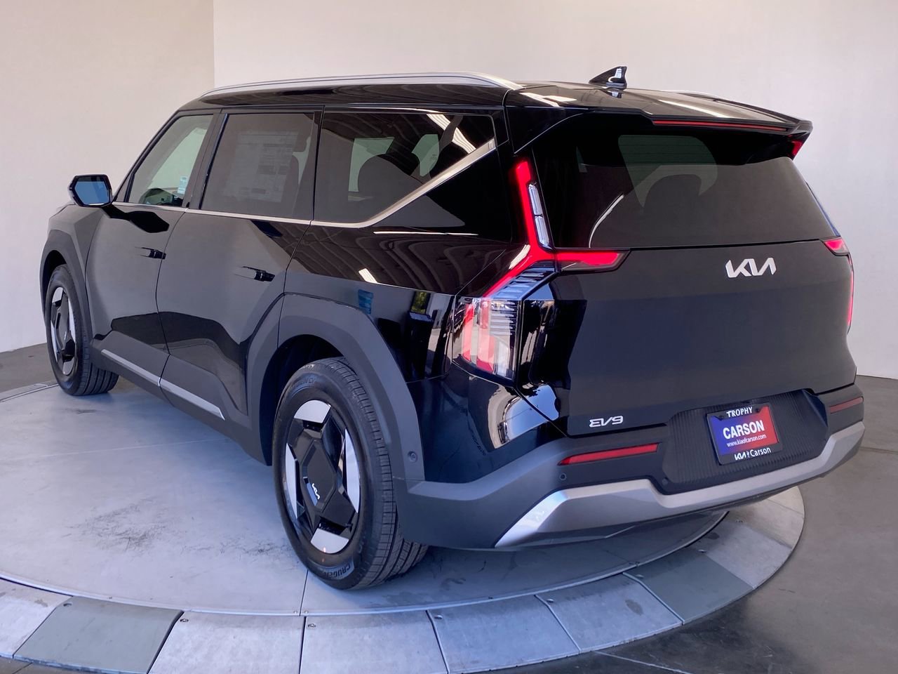 New 2026 Kia EV9 Wind SUV
