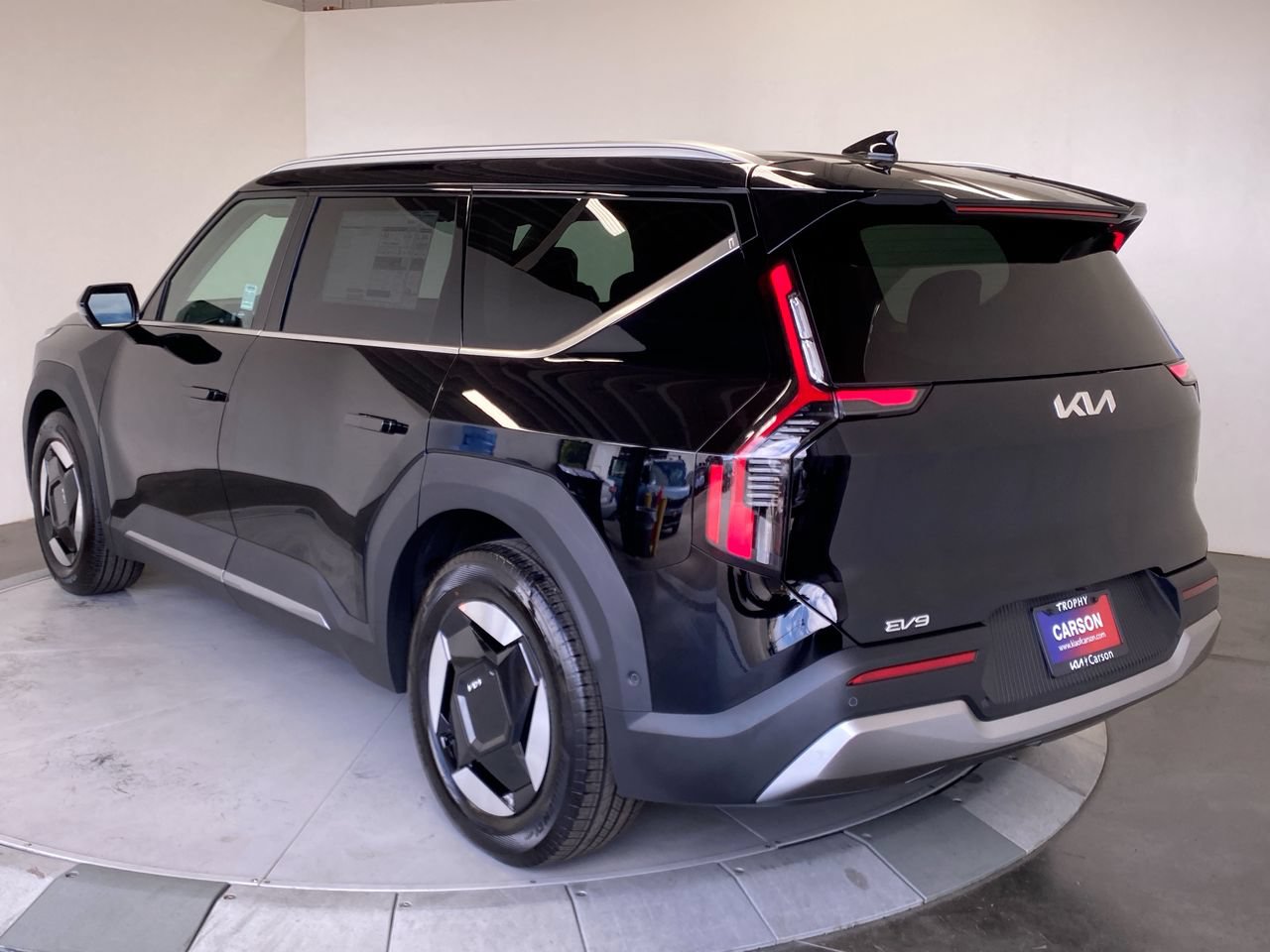 New 2026 Kia EV9 Wind SUV