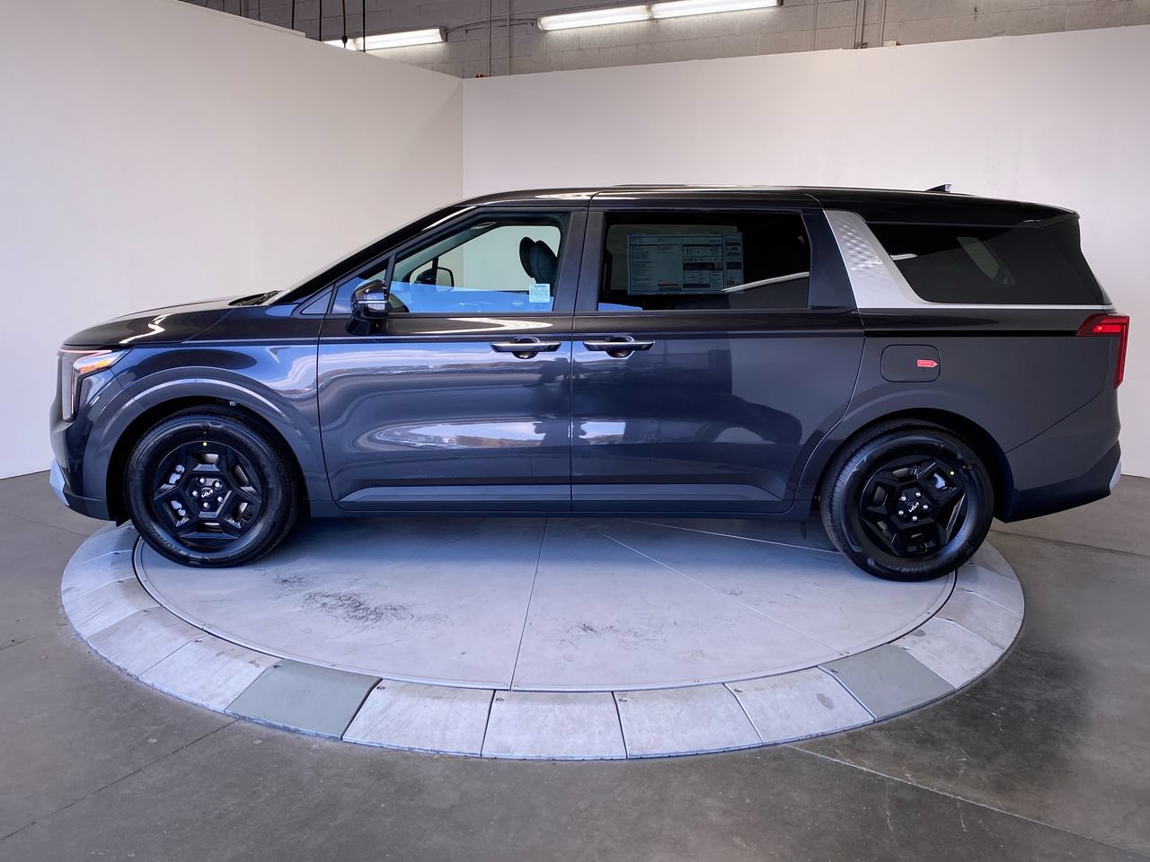 New 2027 Kia Carnival LXS Van Passenger Van