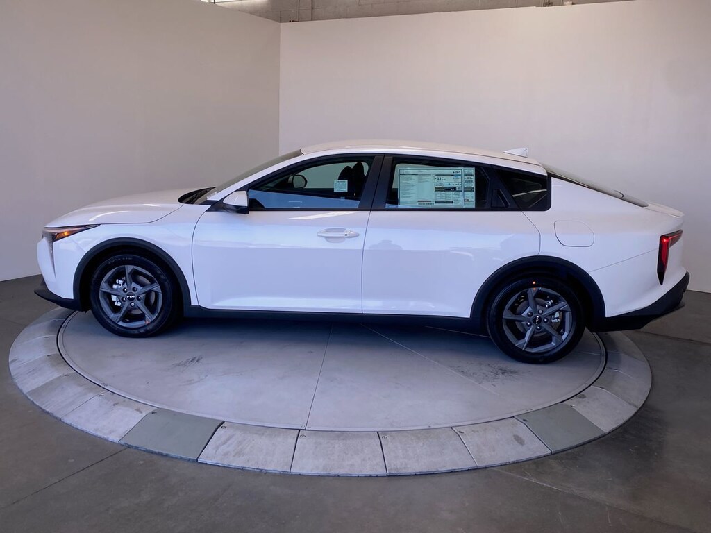New 2026 Kia K4 LXS Sedan
