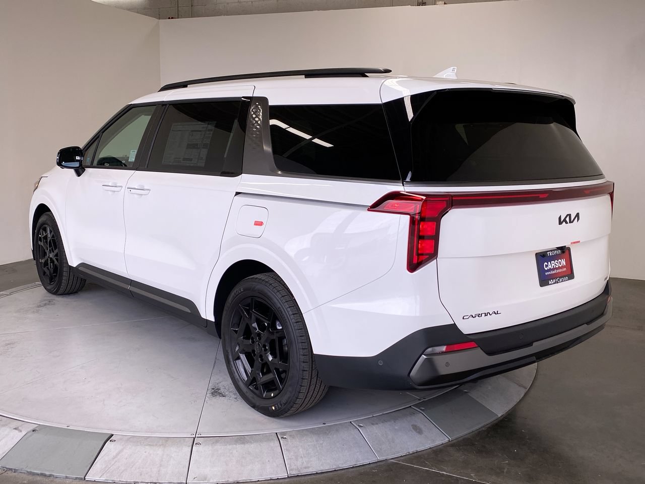 New 2027 Kia Carnival Hybrid SX Van Passenger Van