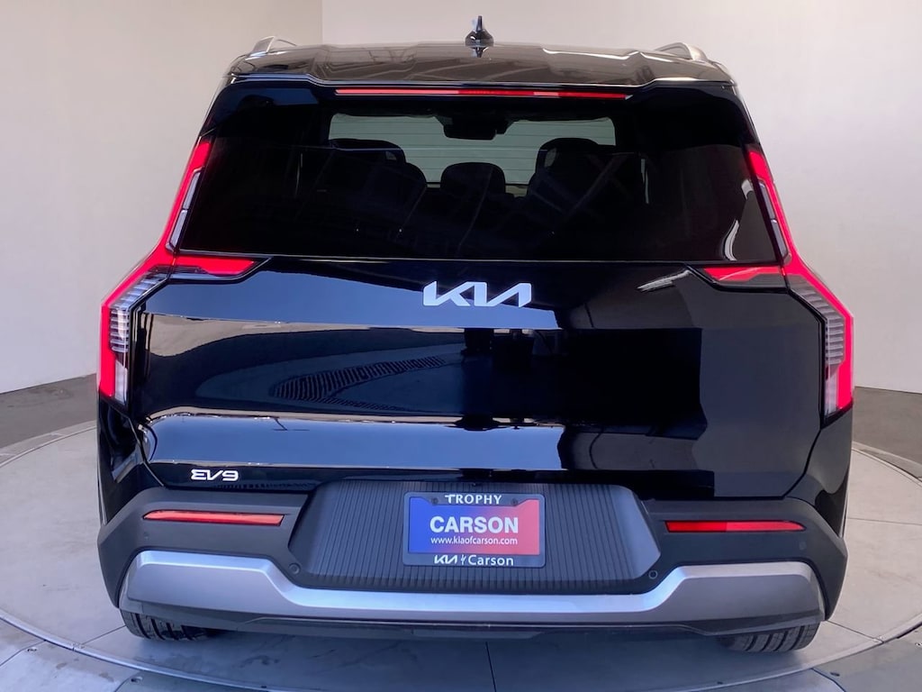 New 2026 Kia EV9 Wind SUV