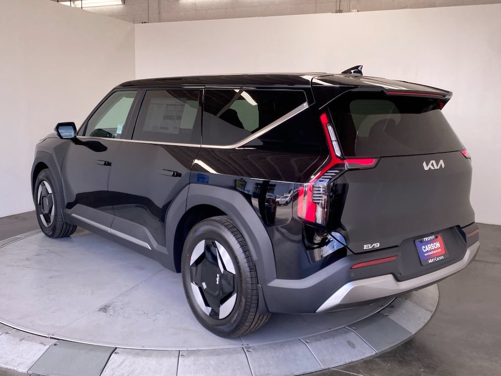 New 2026 Kia EV9 Light Long Range SUV