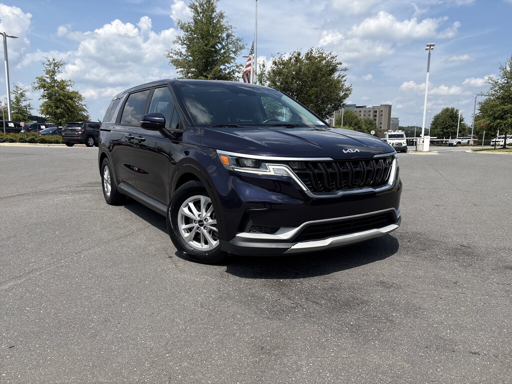 Used 2022 Kia Carnival LXS Minivan