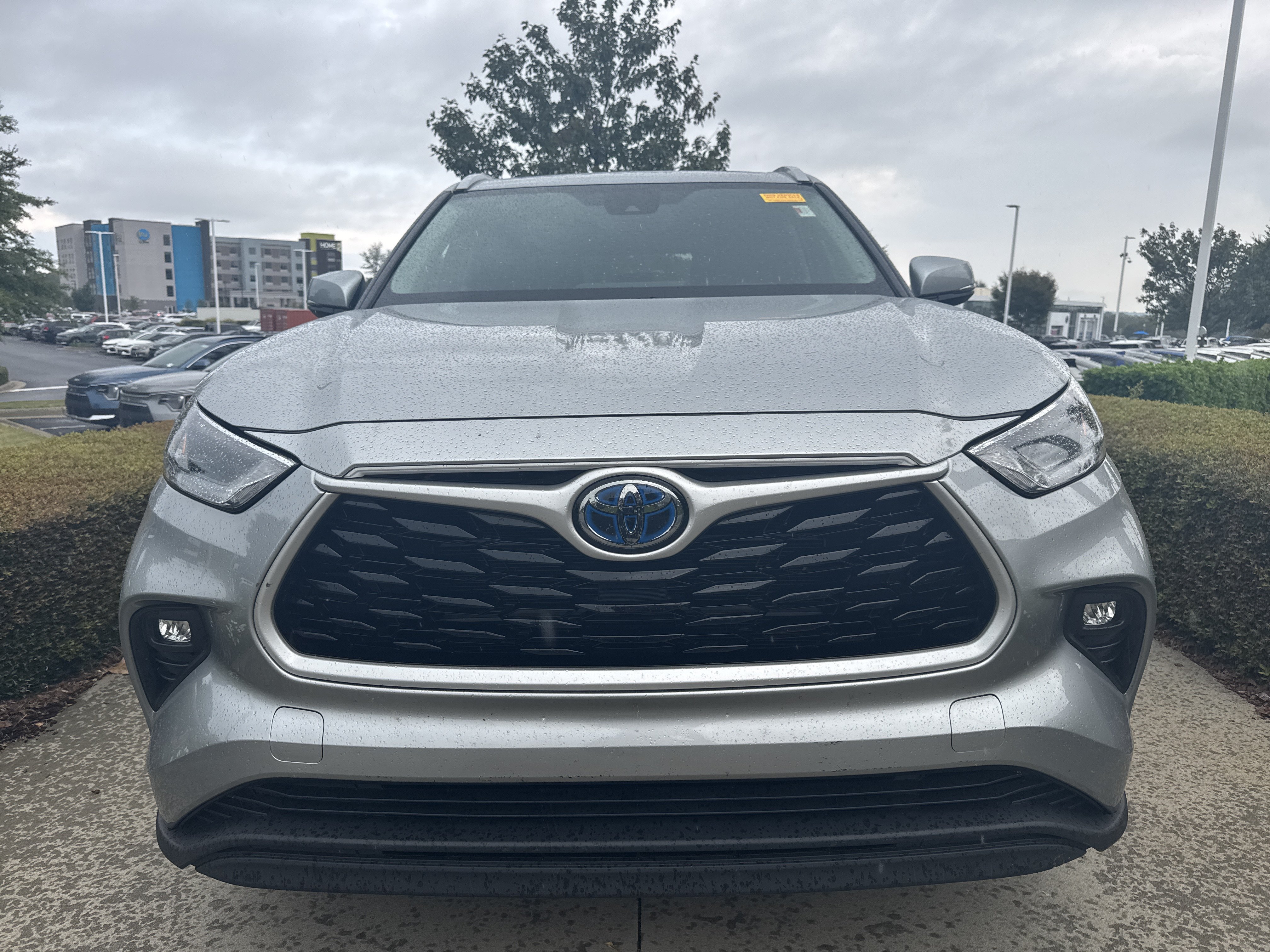 Used 2023 Toyota Highlander Hybrid XLE SUV