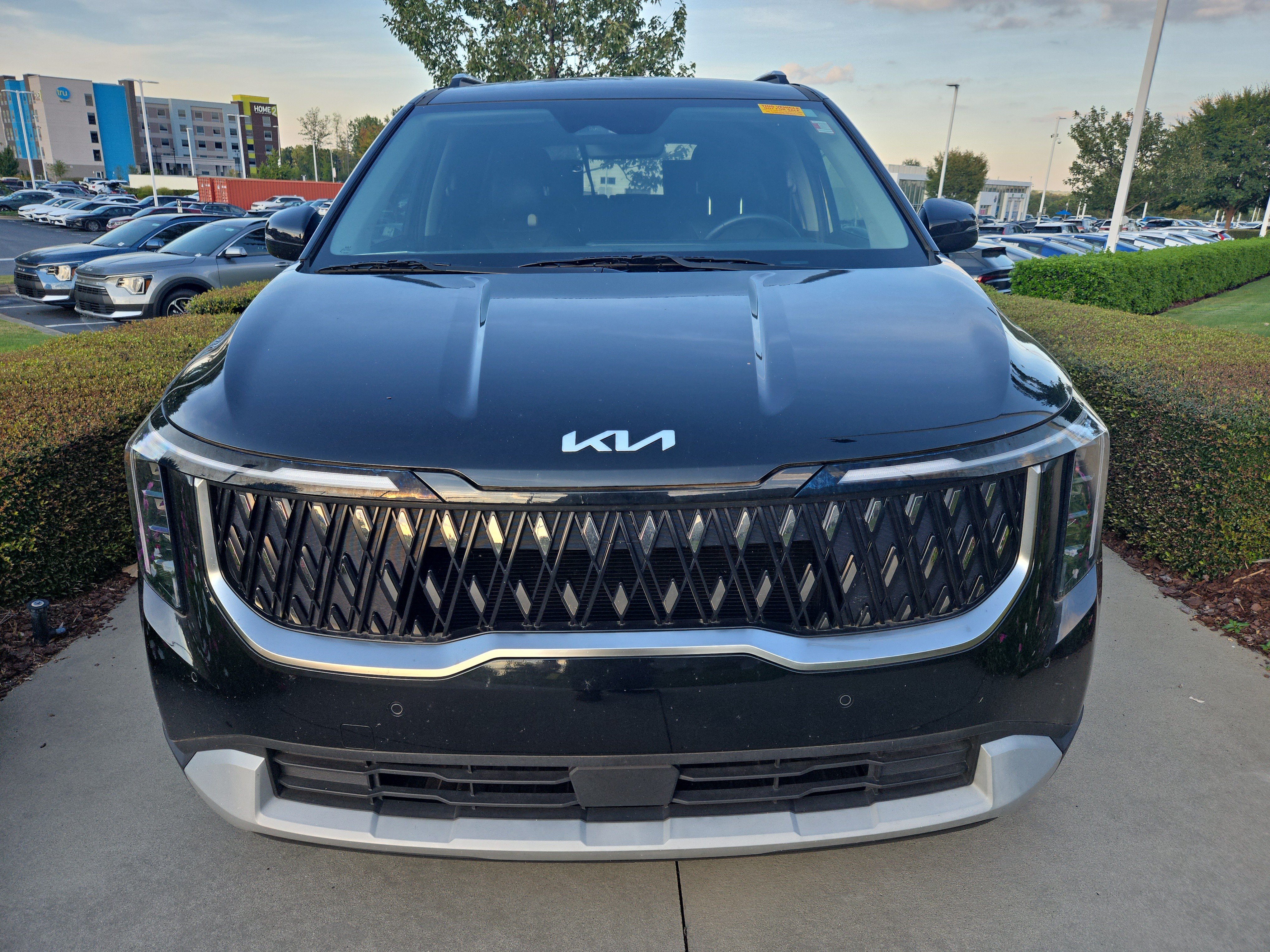 Certified 2025 Kia Carnival EX Minivan