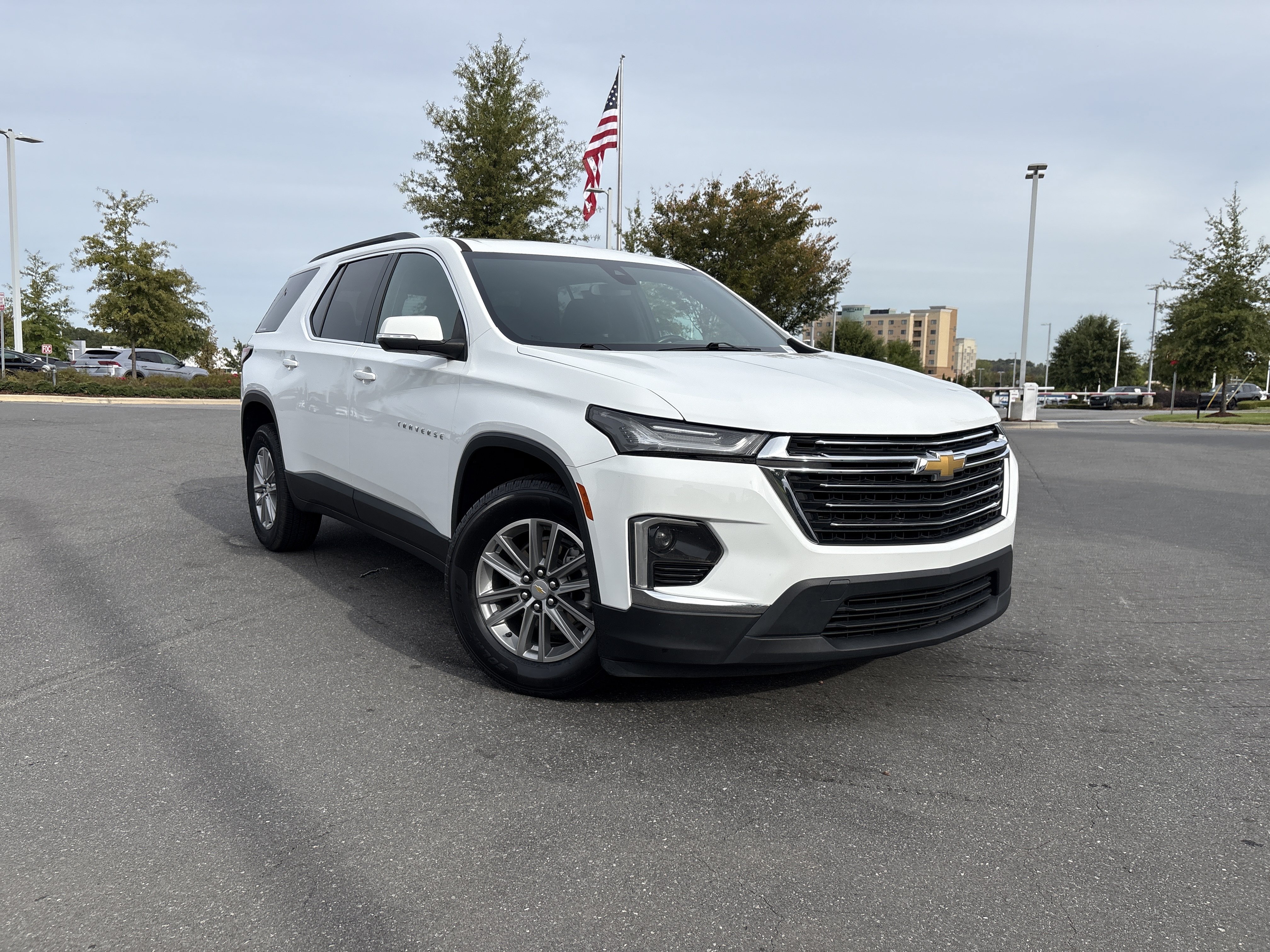 Used 2022 Chevrolet Traverse LT Cloth SUV