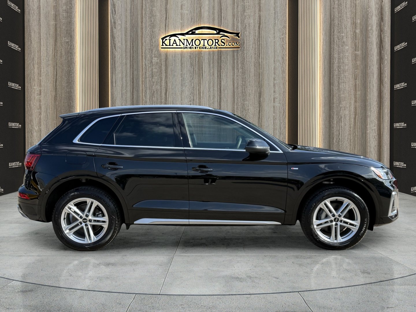 2024 Audi Q5 Premium - Photo 8