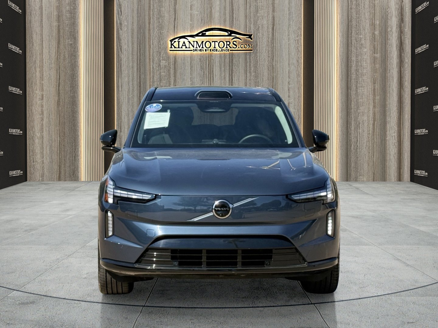 2025 Volvo EX90 6
