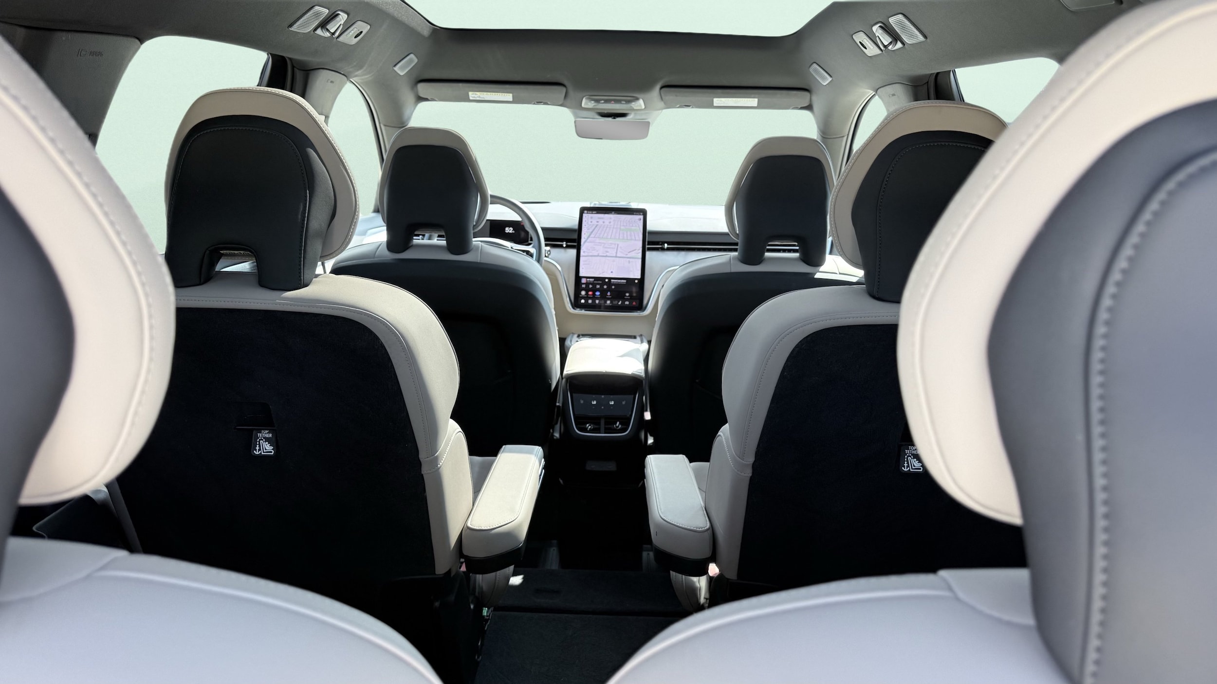 2025 Volvo EX90 3
