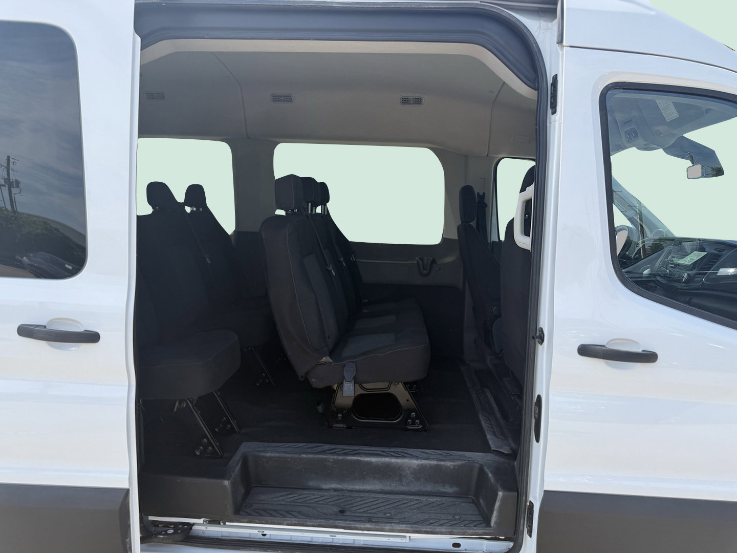 2023 Ford Transit Passenger Van XL - Photo 18