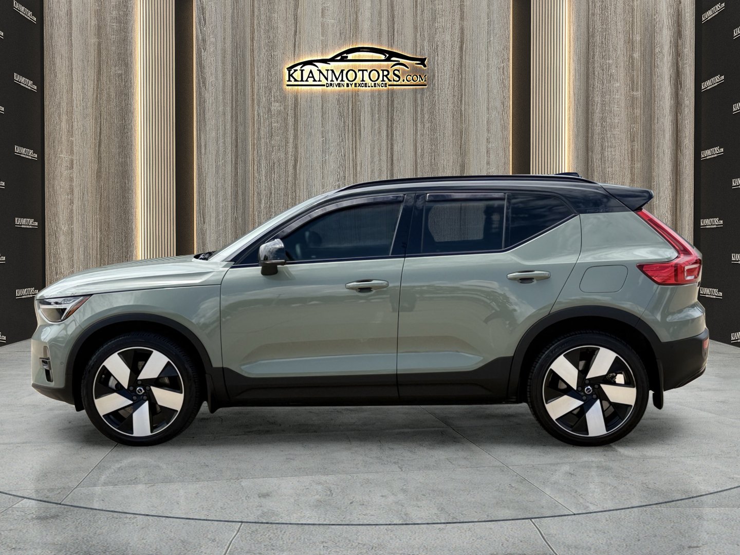 Used 2023 Volvo XC40 Recharge Pure Electric Ultimate Twin eAWD Ultimate