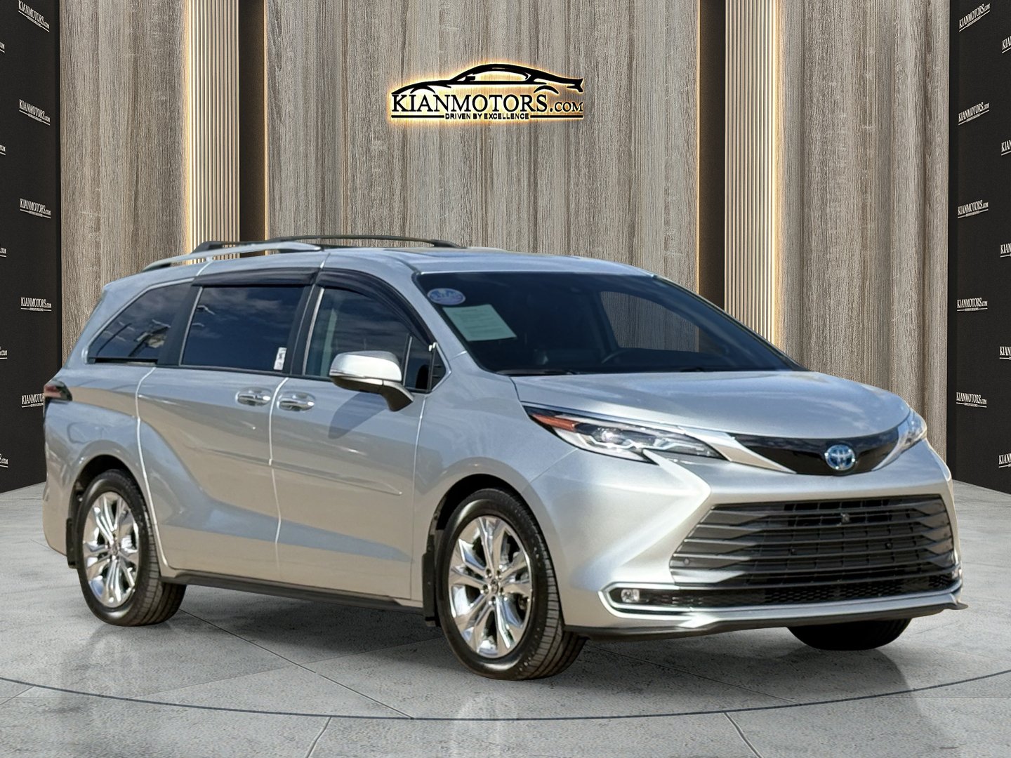 Used 2022 Toyota Sienna Platinum Van Passenger Van
