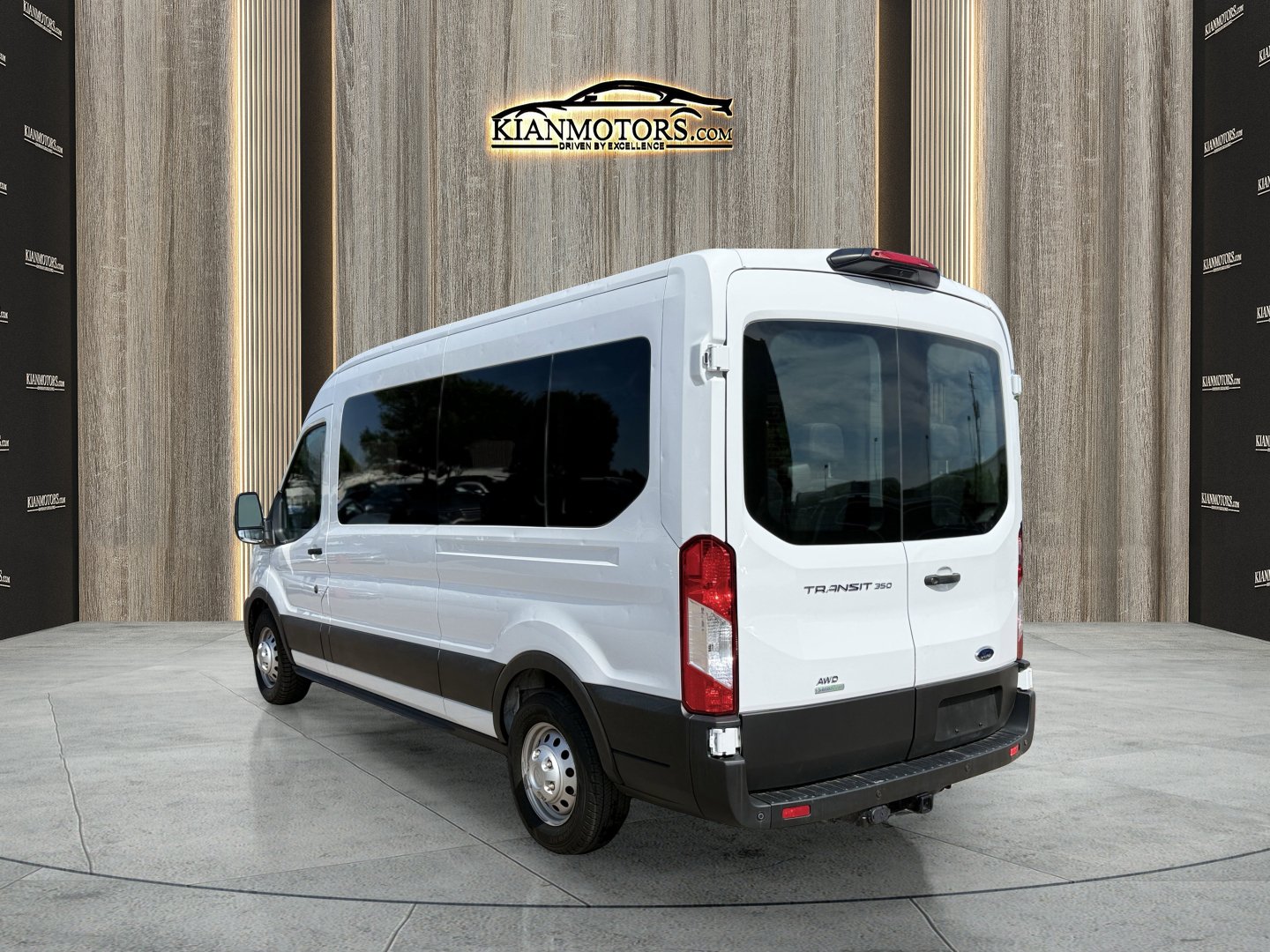 2023 Ford Transit Passenger Van XL - Photo 5