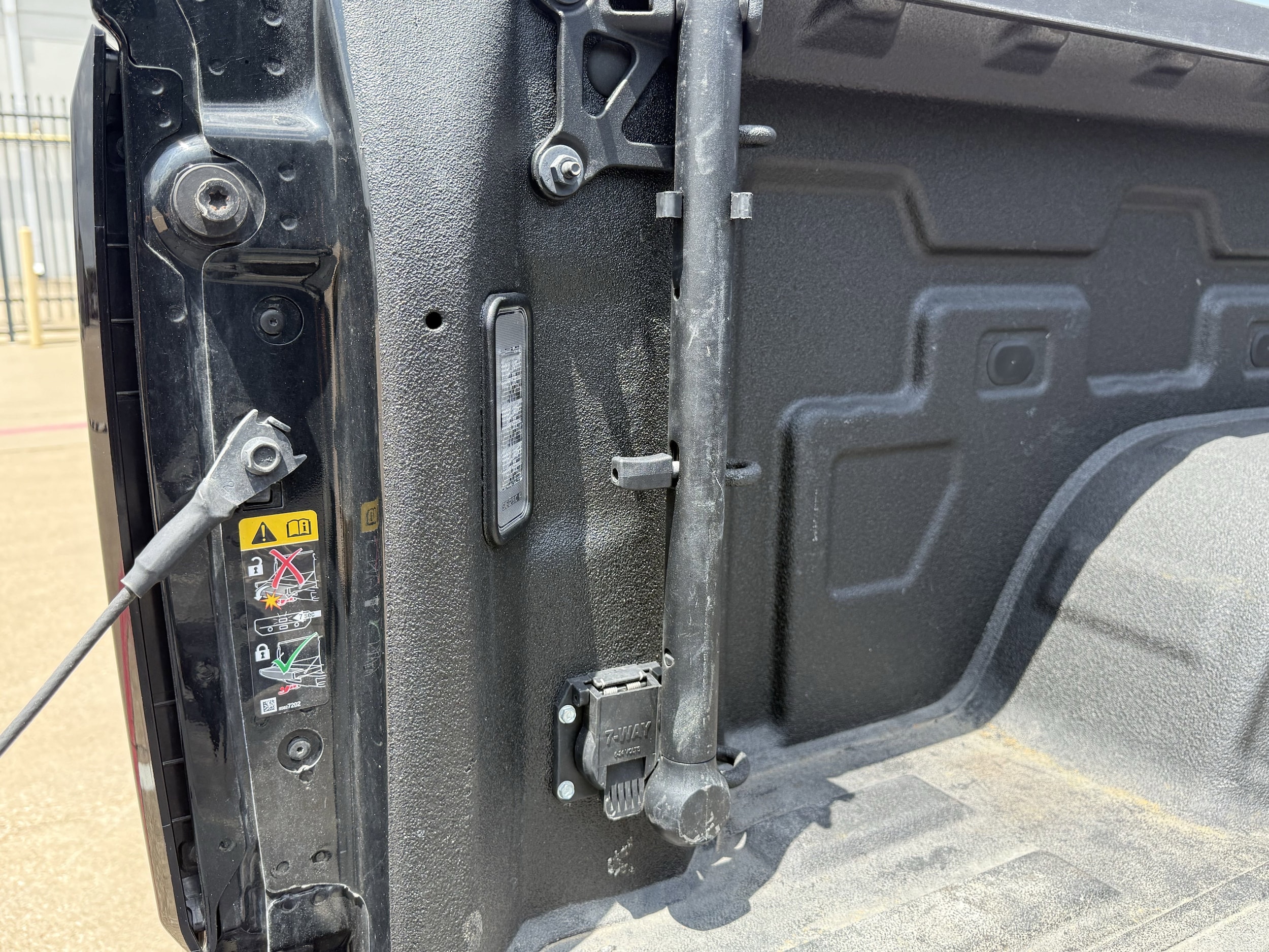 2024 GMC Sierra 1500 AT4 - Photo 23