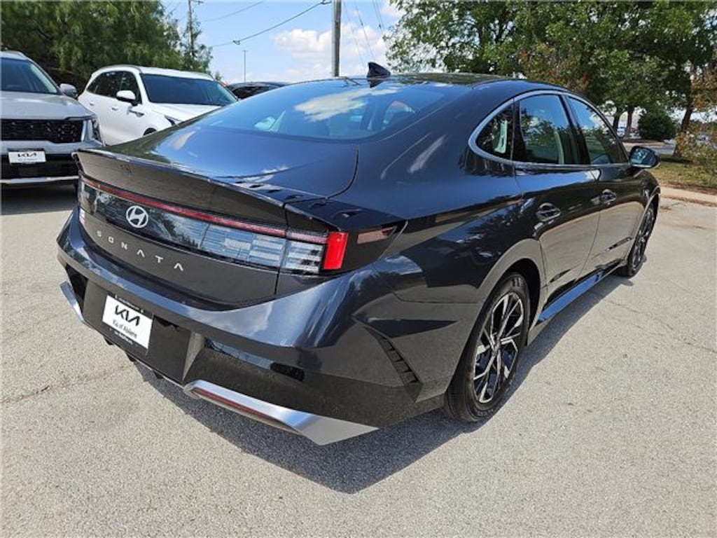 Used 2025 Hyundai Sonata SEL Front-Wheel Drive Sedan