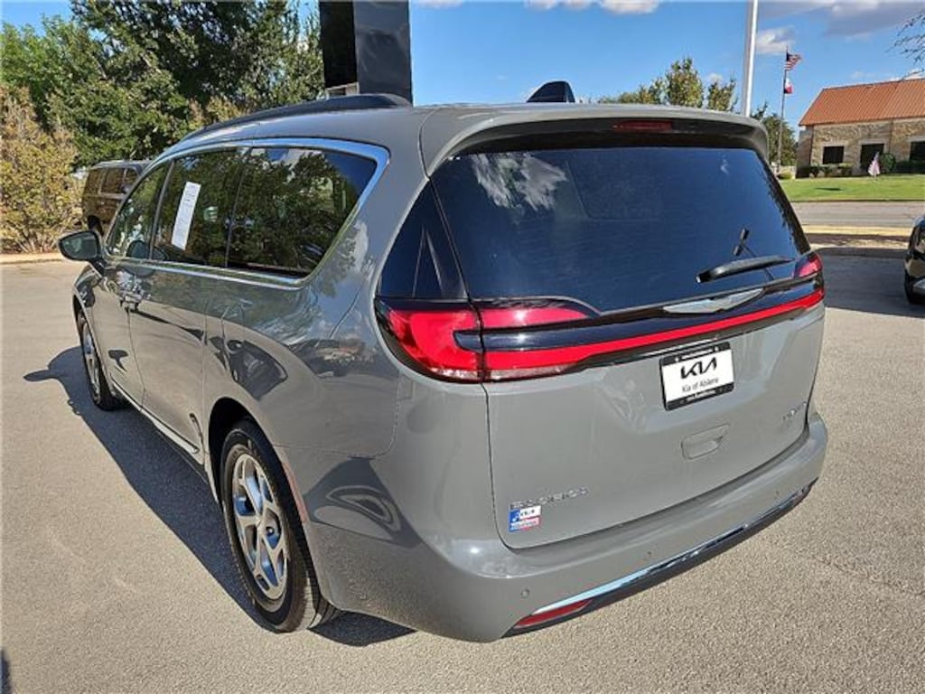 Used 2023 Chrysler Pacifica Limited Front-Wheel Drive Passenger Van