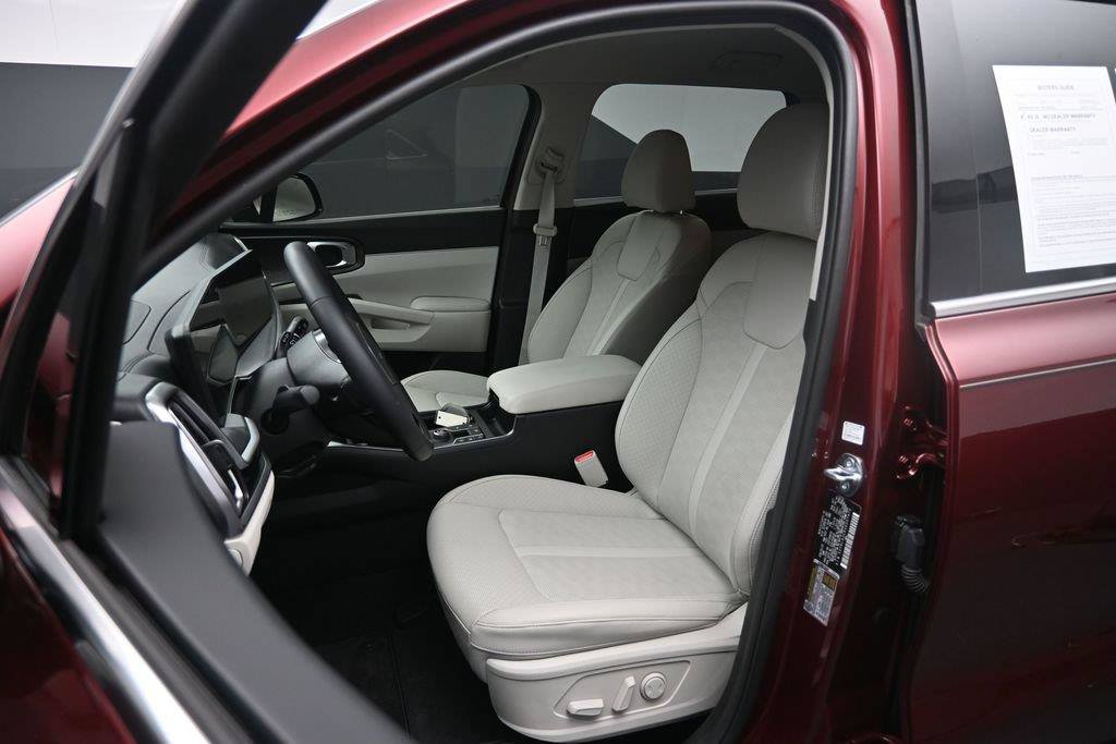 2025 Kia Sorento S - Photo 19