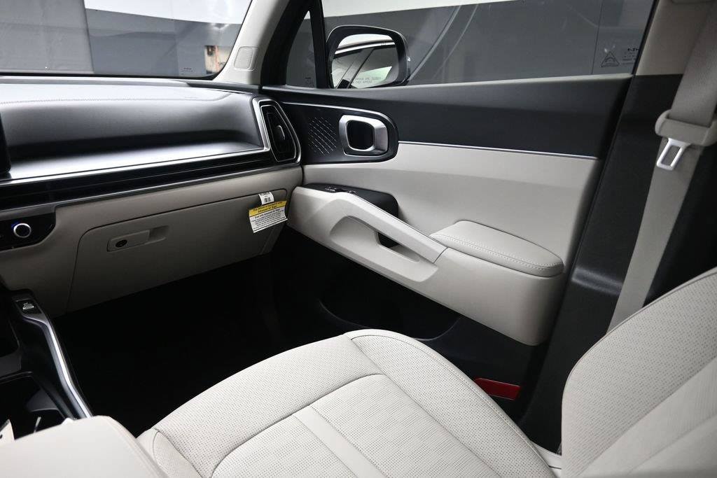 2025 Kia Sorento S - Photo 24