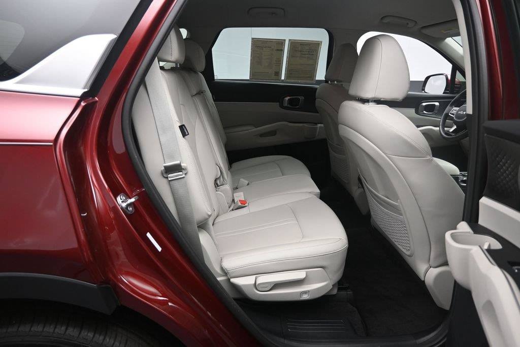 2025 Kia Sorento S - Photo 27