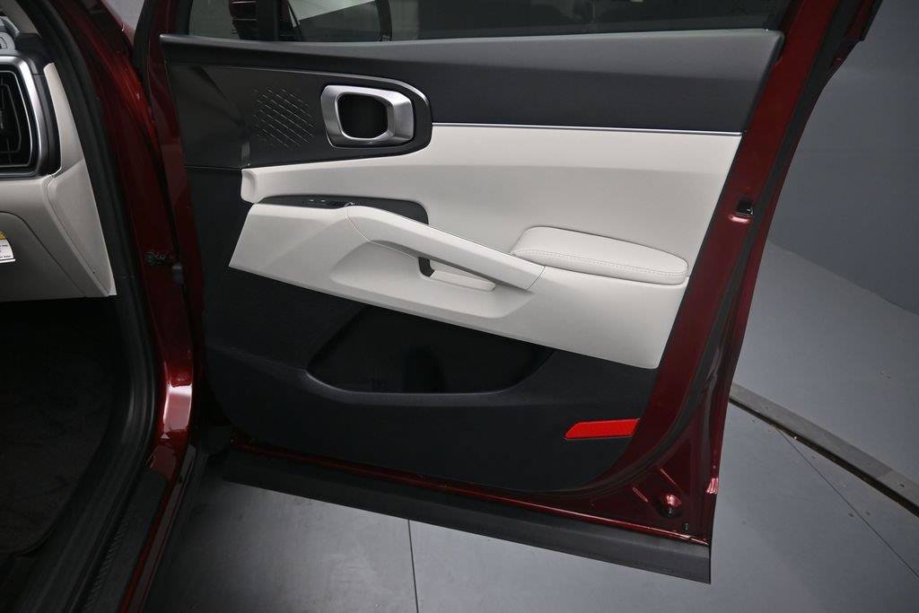 2025 Kia Sorento S - Photo 30
