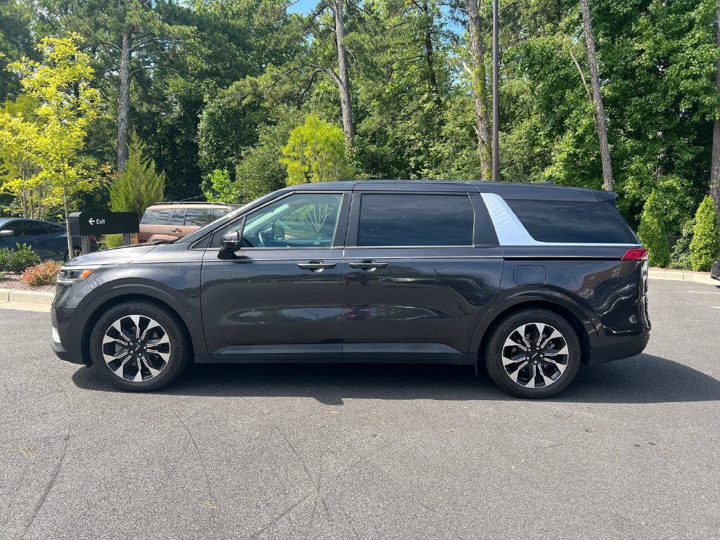 Used 2024 Kia Carnival EX MPV