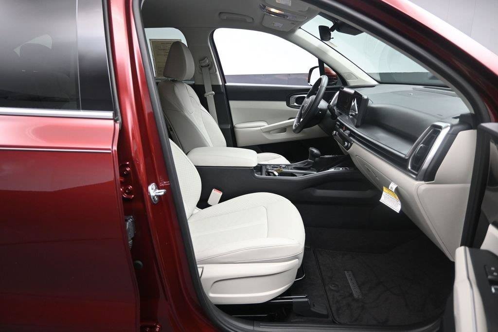 2025 Kia Sorento S - Photo 28