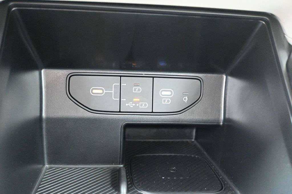 2025 Kia Sorento S - Photo 13