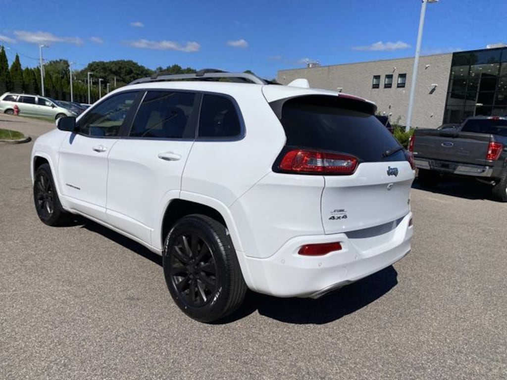 Used 2017 Jeep Cherokee Overland 4x4 SUV