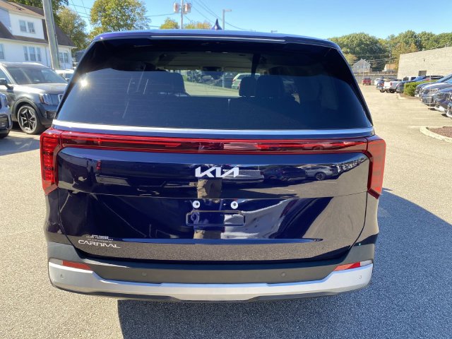 Used 2025 Kia Carnival LXS Van Passenger Van