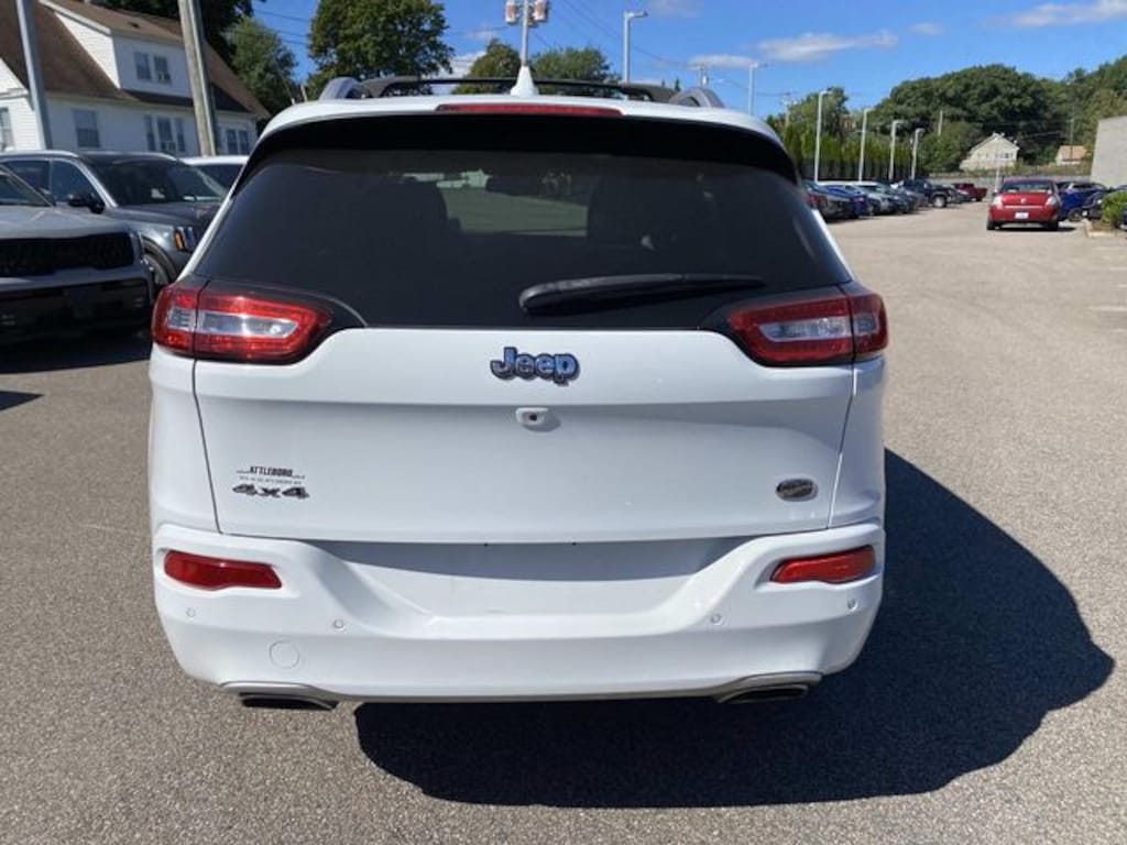 Used 2017 Jeep Cherokee Overland 4x4 SUV