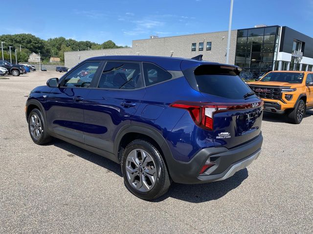 Used 2025 Kia Seltos LX SUV