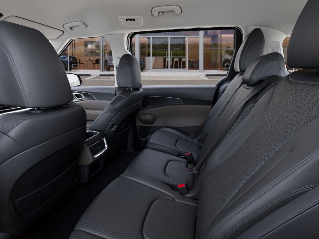 2026 Kia Carnival LXS - Photo 18