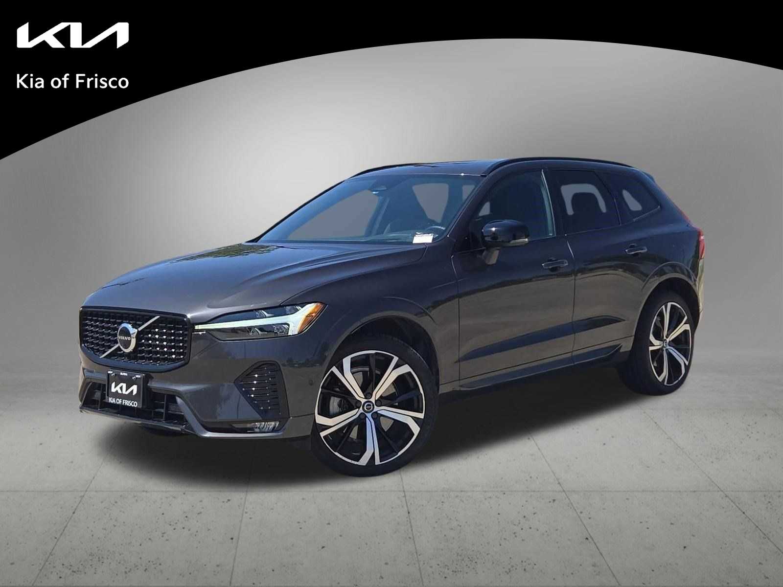 2022 Volvo XC60 R-Design