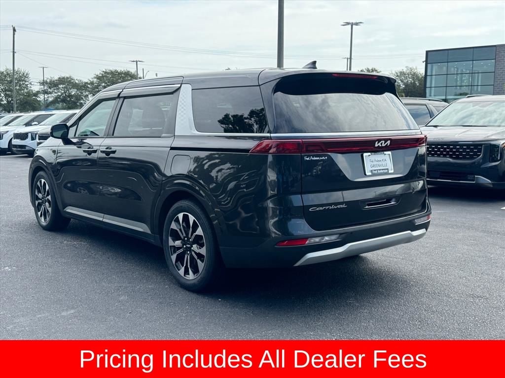 Used 2022 Kia Carnival EX Minivan/Van