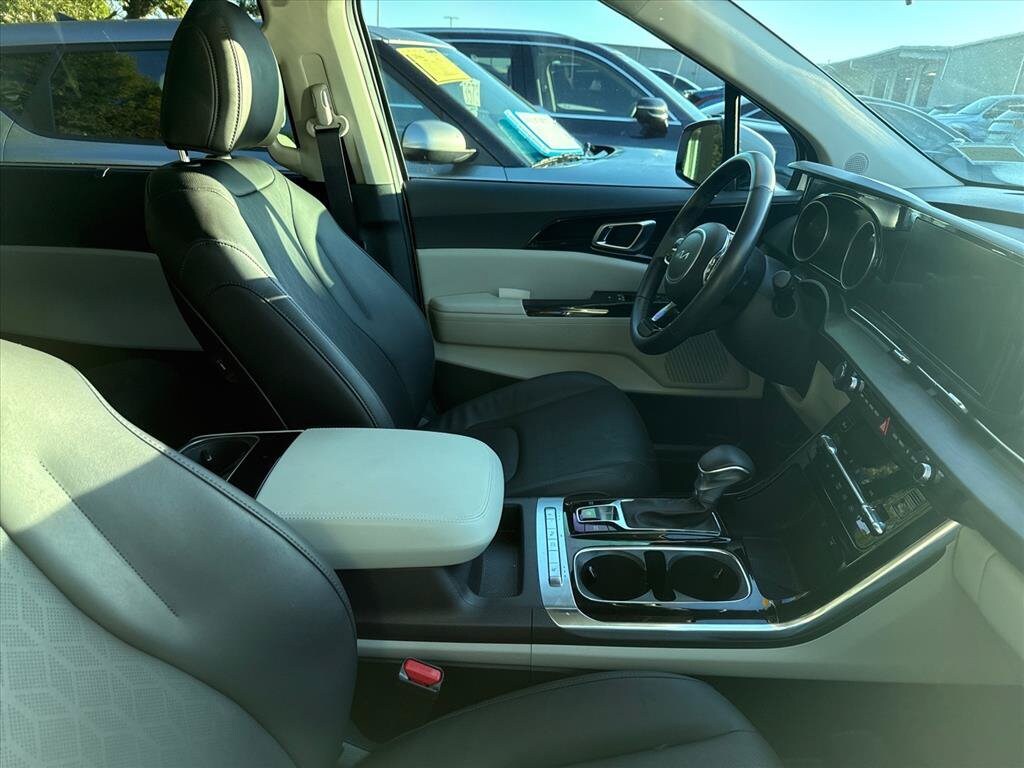 Certified 2024 Kia Carnival EX Minivan/Van