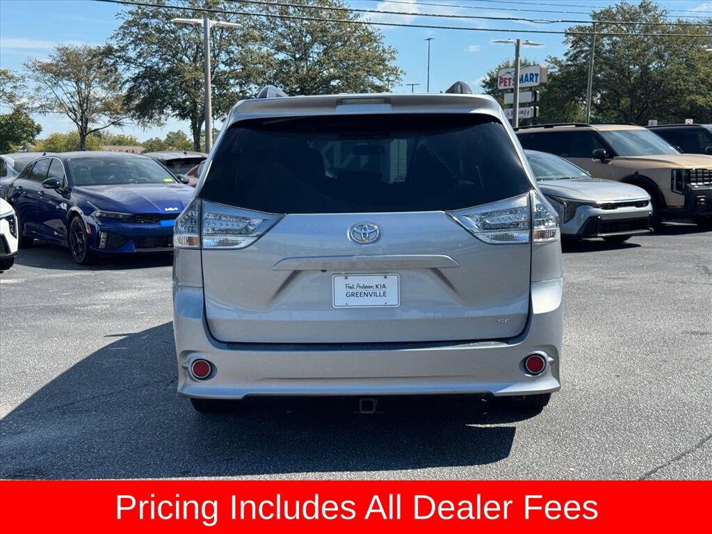 Used 2015 Toyota Sienna SE Minivan/Van