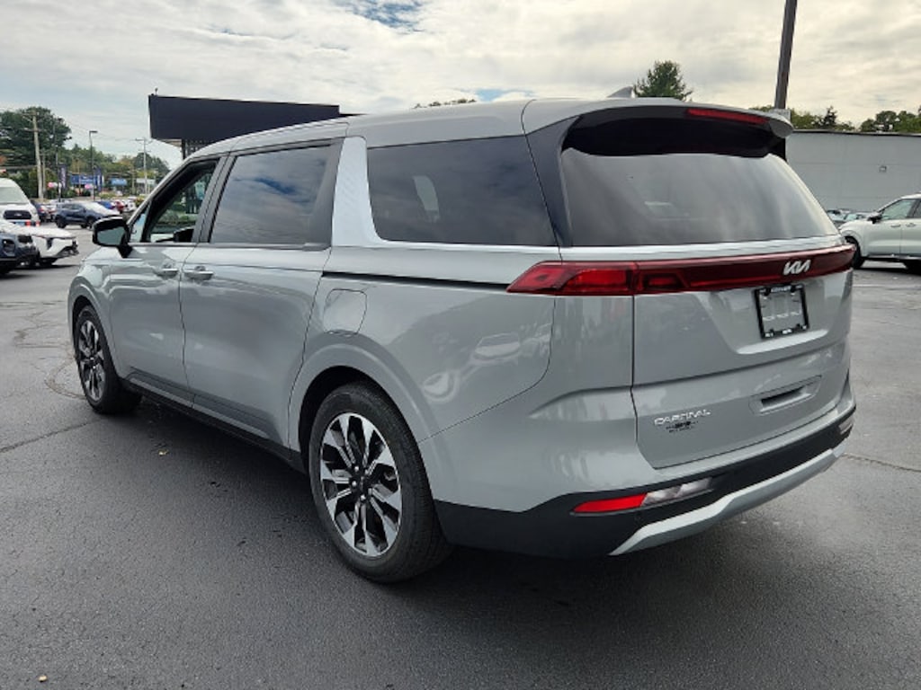 Certified 2024 Kia Carnival EX Minivan/Van