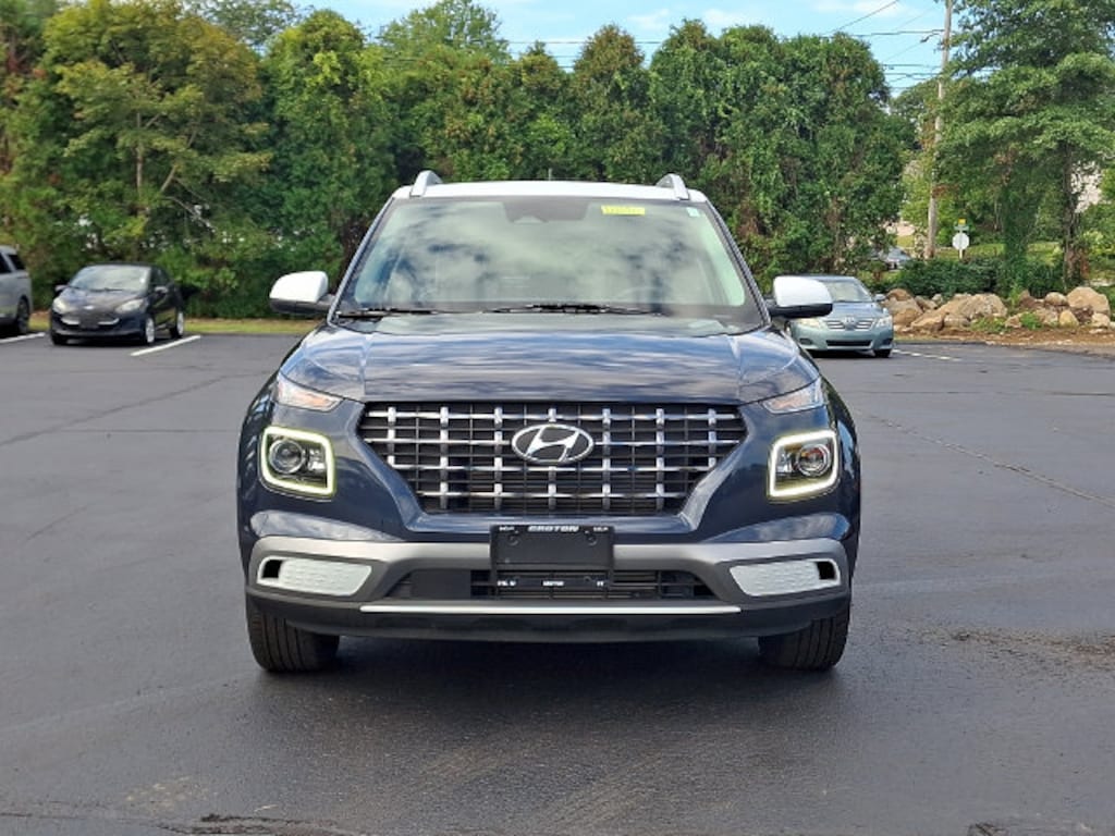 Used 2024 Hyundai Venue Limited SUV