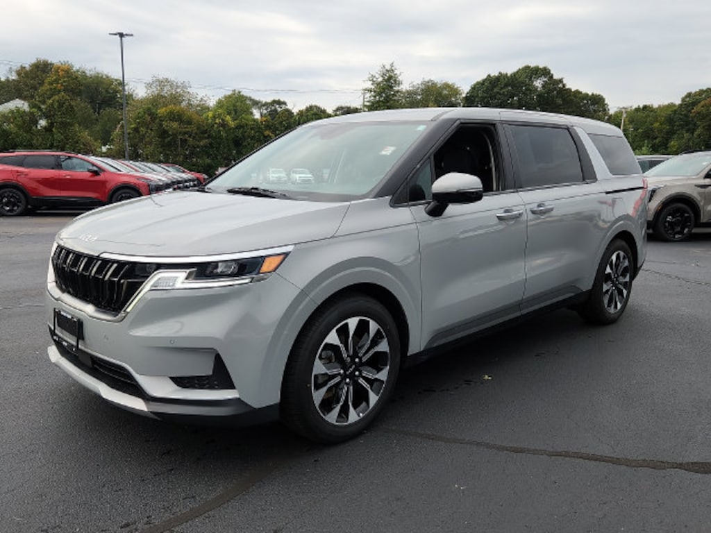 Certified 2024 Kia Carnival EX Minivan/Van