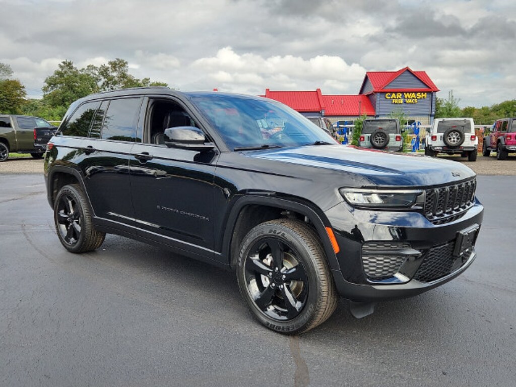 Used 2023 Jeep Grand Cherokee Altitude X SUV