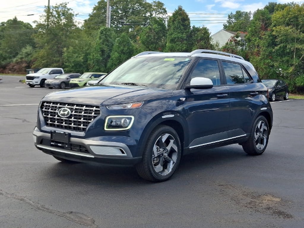 Used 2024 Hyundai Venue Limited SUV