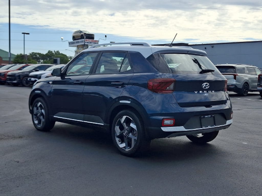Used 2024 Hyundai Venue Limited SUV
