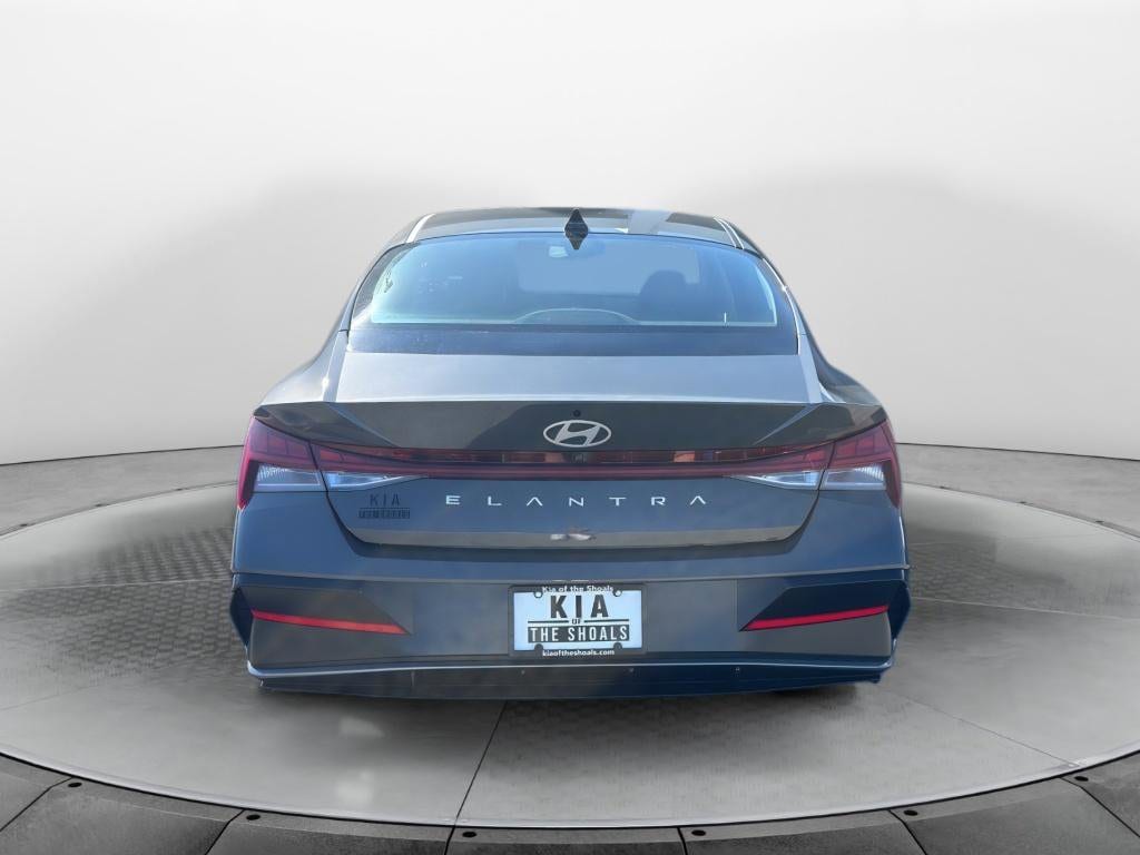 Used 2025 Hyundai Elantra SEL Convenience Sedan