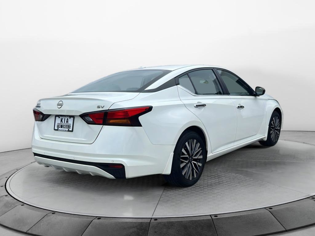 Used 2024 Nissan Altima 2.5 SV Sedan