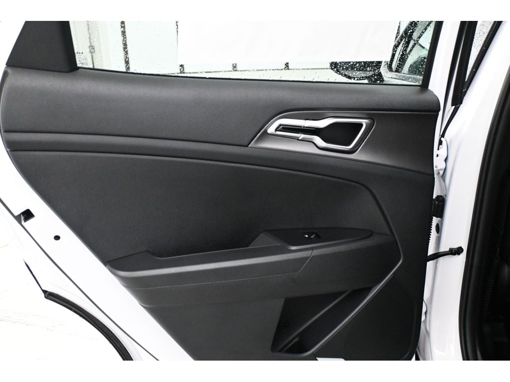 2026 Kia Sportage LX - Photo 11