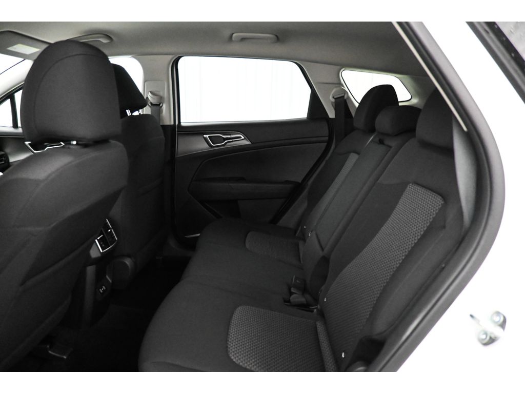 2026 Kia Sportage LX - Photo 12