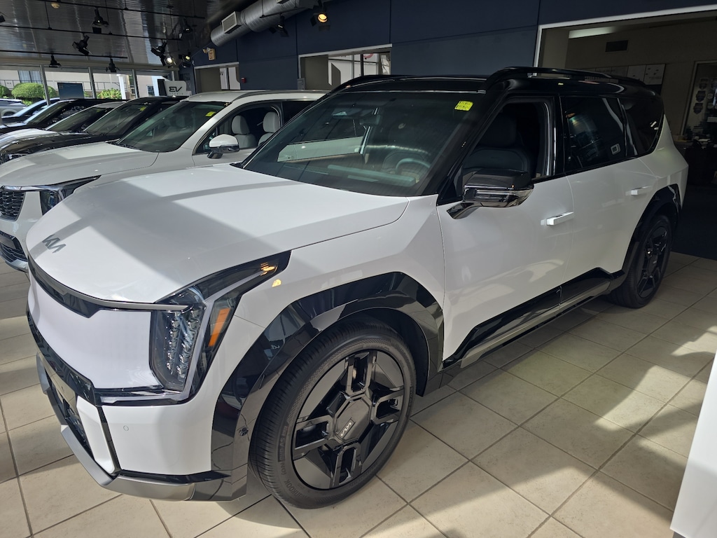 New 2026 Kia EV9 GT-Line AWD With Black Roof 6 Passenger SUV